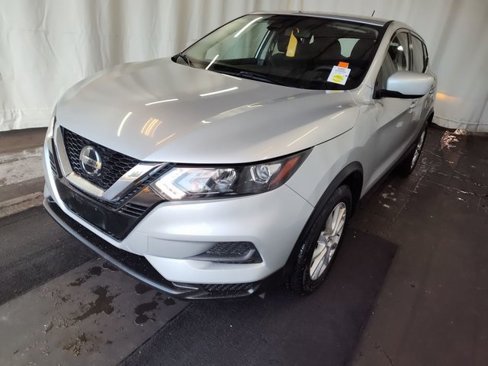 Used 2021 Nissan Rogue Sport S image 2