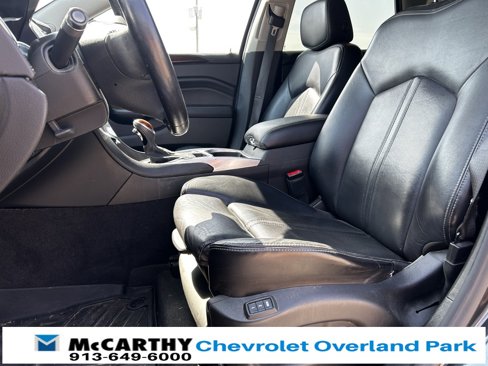 Used 2015 Cadillac SRX Luxury image 12