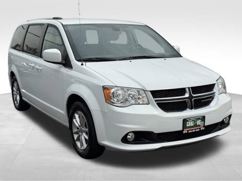 Used 2019 Dodge Grand Caravan SXT w/ Driver Convenience Group image 4