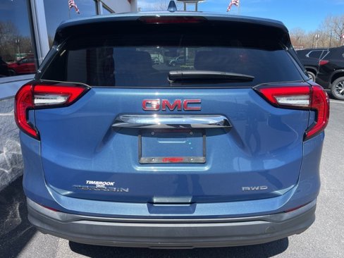 Used 2024 GMC Terrain SLE image 8