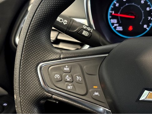 Used 2021 Chevrolet Equinox LS image 14