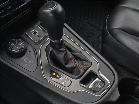 Used 2021 Jeep Cherokee Trailhawk w/ Comfort/Convenience Group image 22