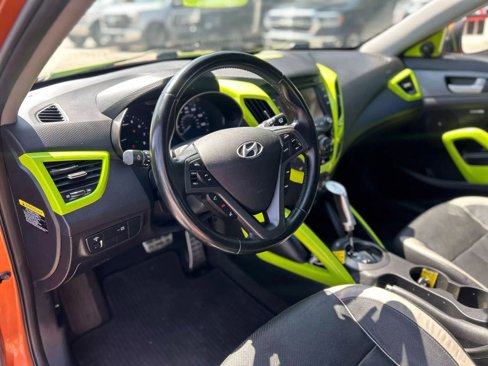 Used 2015 Hyundai Veloster Turbo image 11