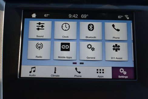 Used 2018 Ford Fusion SE w/ Fusion SE Technology Package image 22