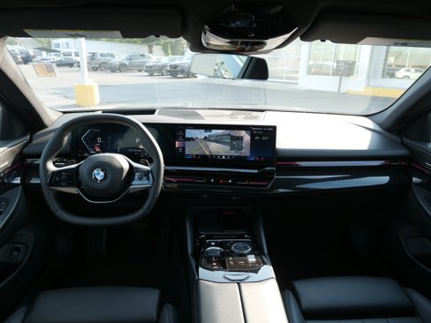 Used 2024 BMW 530i image 17