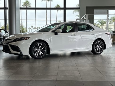 Used 2022 Toyota Camry SE image 7