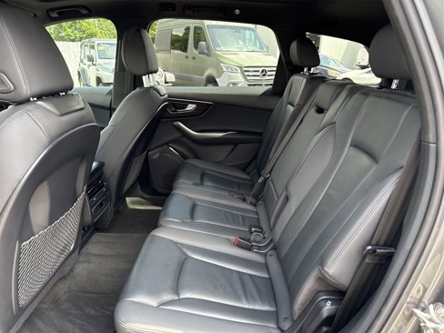 Used 2021 Audi Q7 3.0T Premium image 10