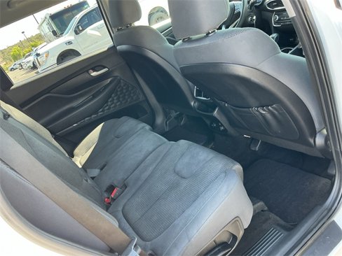 Used 2019 Hyundai Santa Fe SE image 23