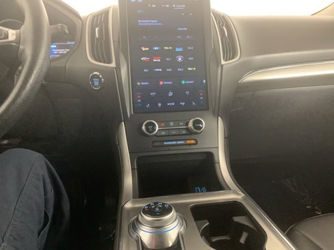 Used 2022 Ford Edge SEL image 11