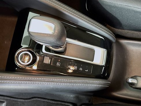 Used 2018 Nissan Kicks SR image 20