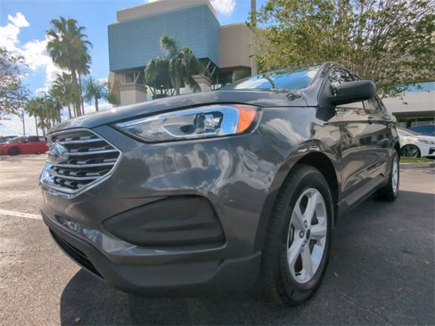 Used 2020 Ford Edge SE image 9