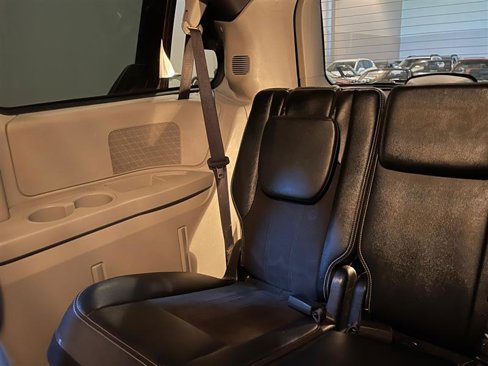 Used 2019 Dodge Grand Caravan SXT image 62