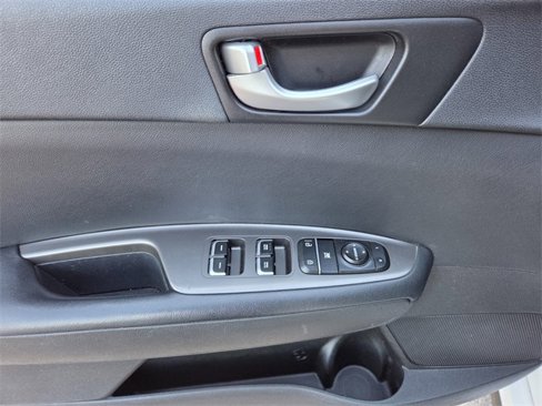 Used 2019 Kia Optima S w/ S Panoramic Sunroof Package image 17