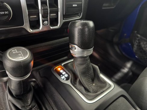 Used 2018 Jeep Wrangler Unlimited Sport S image 24