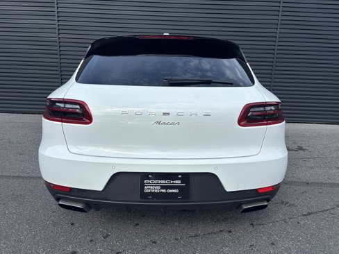 Certified 2018 Porsche Macan image 4