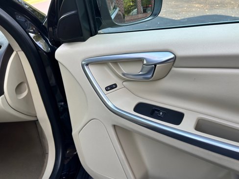 Used 2013 Volvo XC60 3.2 image 37