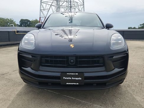 Used 2025 Porsche Macan image 8
