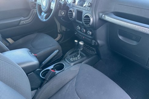 Used 2018 Jeep Wrangler Unlimited Sport w/ Connectivity Group image 33