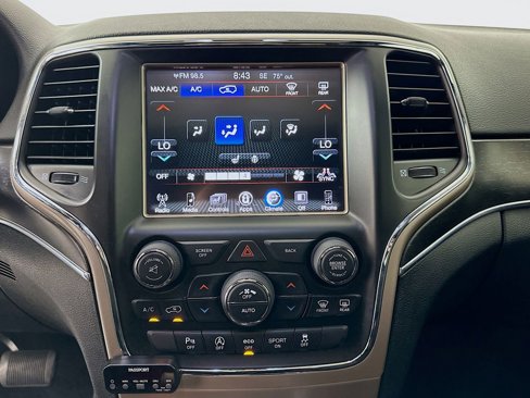 Used 2016 Jeep Grand Cherokee Limited image 16