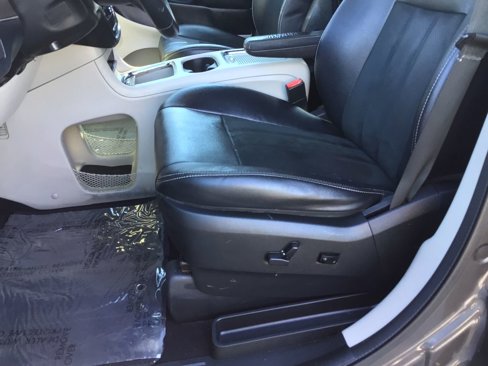 Used 2018 Dodge Grand Caravan SXT image 11