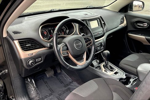 Used 2017 Jeep Cherokee Latitude image 12