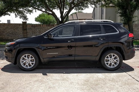 Used 2017 Jeep Cherokee Latitude w/ Comfort/Convenience Group image 20