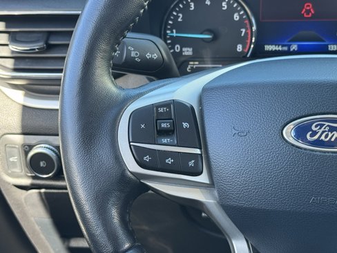 Used 2021 Ford Explorer XLT w/ Equipment Group 202A image 19