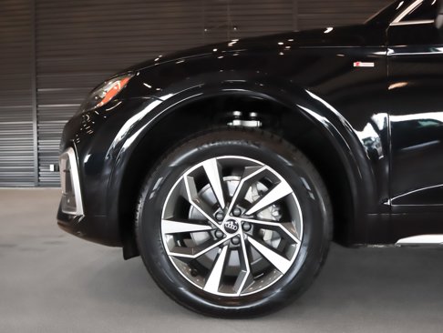 Certified 2022 Audi Q5 2.0T Premium w/ Convenience Package image 5