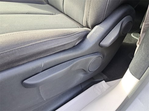 Used 2020 Chrysler Voyager L image 19