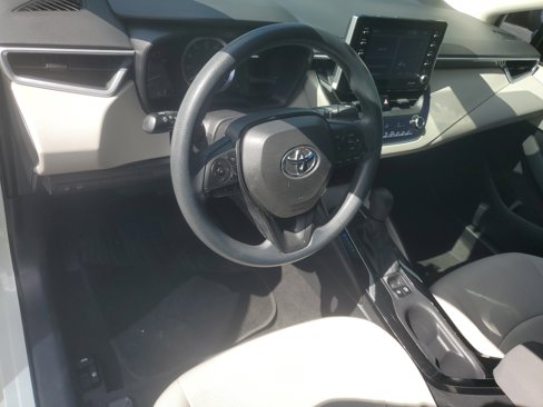 Used 2021 Toyota Corolla LE image 15