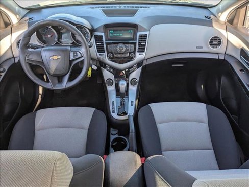 Used 2014 Chevrolet Cruze LS image 16