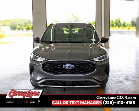 Used 2024 Ford Escape ST-Line w/ Cold Weather Package image 2