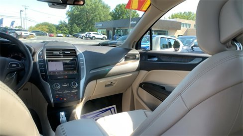 Used 2017 Lincoln MKC Reserve w/ Lincoln MKC Climate Package image 24