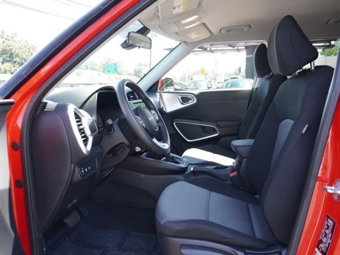 Used 2023 Kia Soul LX w/ LX Technology Package image 27