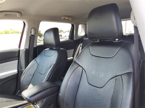 Used 2022 Jeep Compass Limited image 14