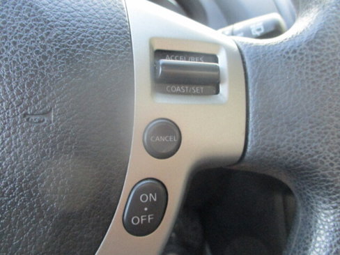 Used 2012 Nissan Rogue SV w/ Premium Pkg image 32