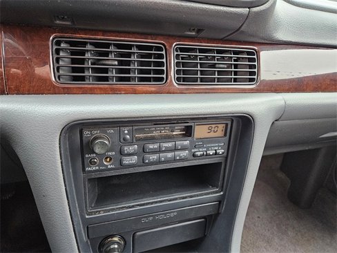 Used 1997 Nissan Altima GXE image 24