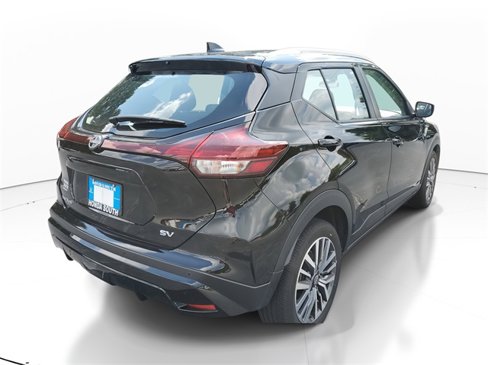 Used 2024 Nissan Kicks SV image 6