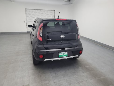 Used 2018 Kia Soul + image 6
