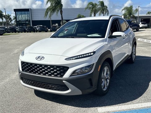 Certified 2022 Hyundai Kona SEL image 2
