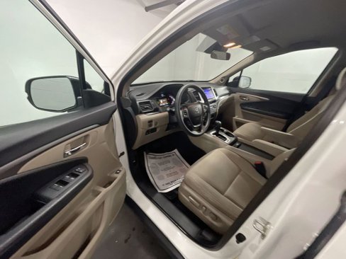Used 2018 Honda Pilot EX image 10
