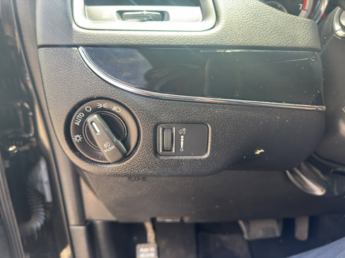 Used 2019 Dodge Grand Caravan SE image 17
