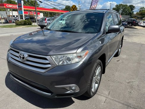Used 2011 Toyota Highlander Limited w/ Tow Pkg image 3
