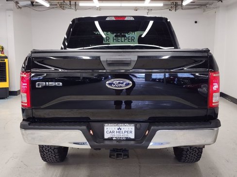 Used 2017 Ford F150 XLT image 6
