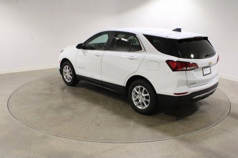 Used 2024 Chevrolet Equinox LT image 3