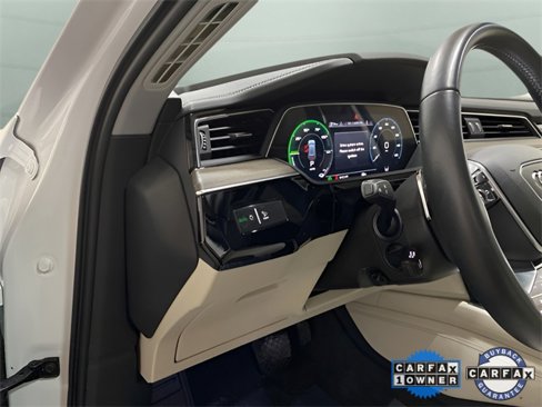 Used 2021 Audi e-tron Premium Plus w/ Premium Plus Package image 34