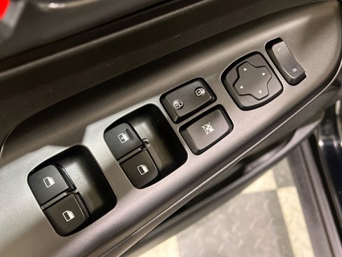 Used 2021 Hyundai Kona SE image 29