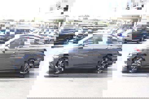 New 2025 Hyundai Elantra Limited image 7
