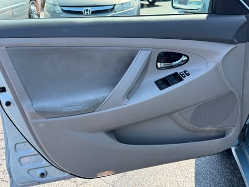 Used 2009 Toyota Camry LE image 14