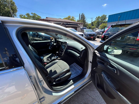 Used 2015 Chevrolet Malibu LT image 9